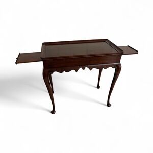 Harris Virginia Galleries, Wild Black Cherry, Model 5416, Queen Anne Tea Table